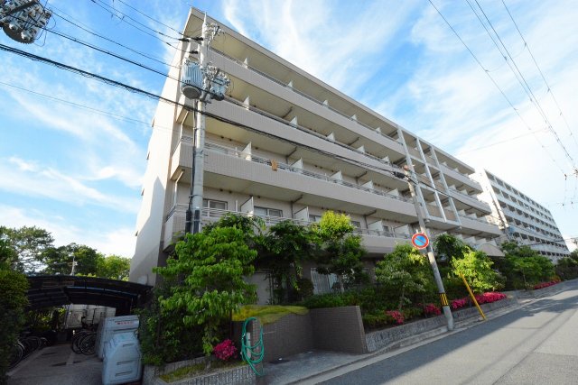 建物外観　安心のオートロック付き♪