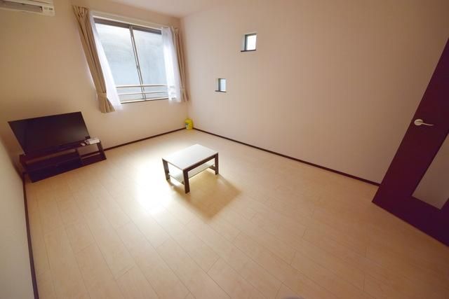 居室・リビング　★8.8帖の広めのお部屋です★