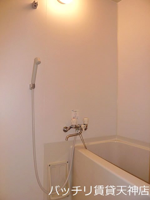 バス・シャワールーム　別号室写真の為現況を優先致します。