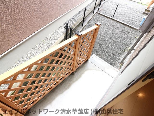 バルコニー　バルコニーからの眺めを楽しみながら食事をしませんか