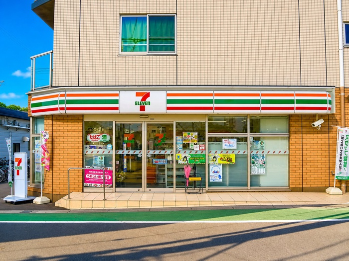 コンビニ　セブンイレブン（コンビニ）まで600m