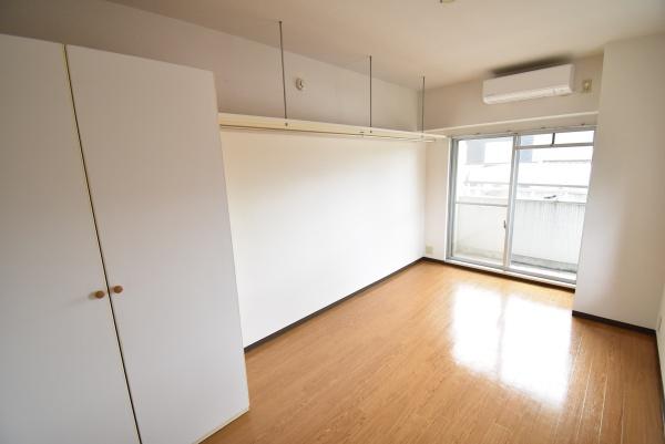 居室・リビング　※同物件別室※