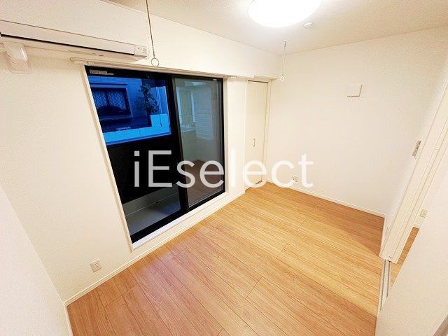 その他部屋・スペース　リビング隣の洋室です