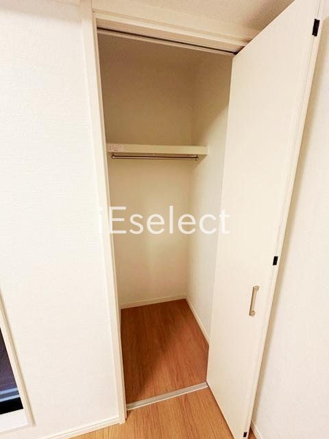 収納　長いコートもかけられるクローゼット