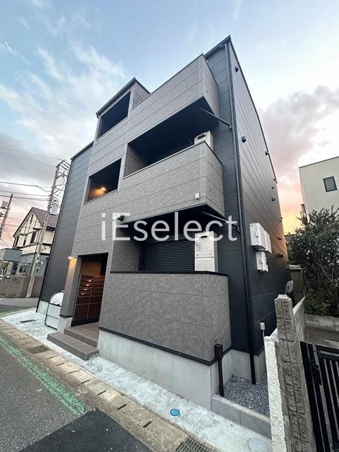 建物外観　閑静な住宅街に立地