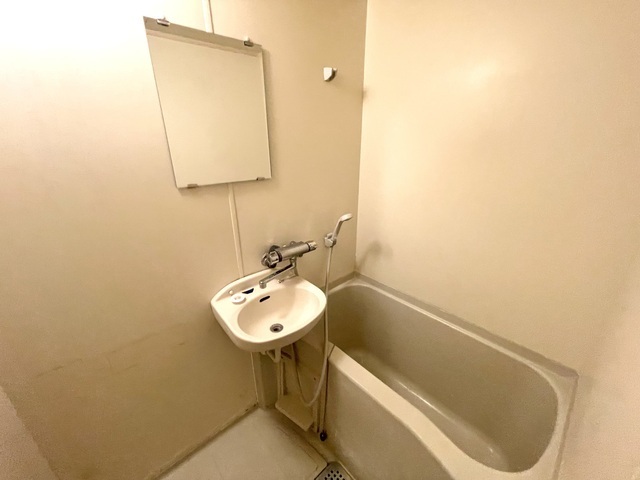 バス・シャワールーム　バスルーム