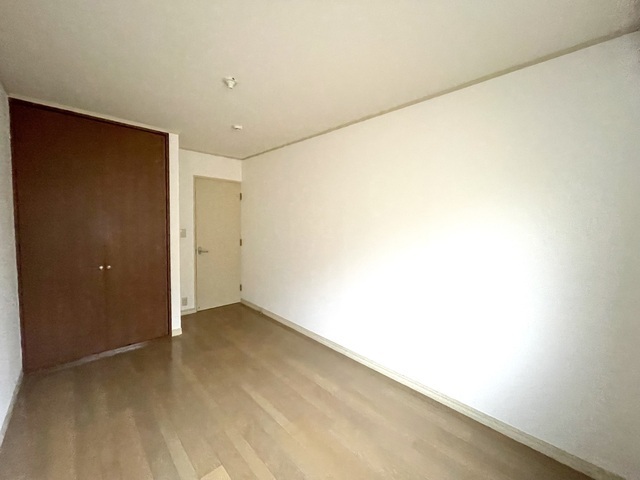 その他　洋室・収納スペースあり