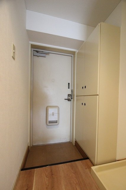 玄関　同物件別号室の写真です。