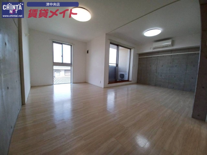 居室・リビング　同じ物件、別部屋の写真です