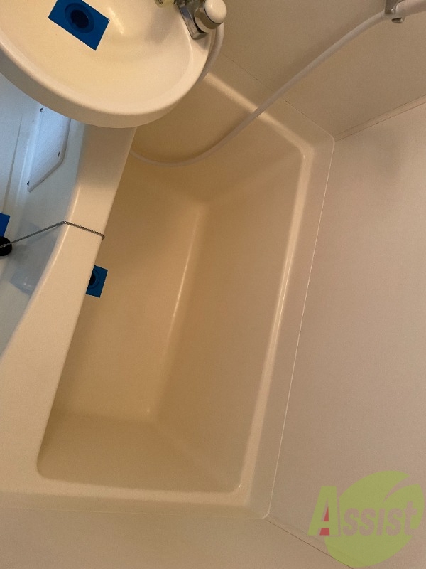 バス・シャワールーム　浴室は狭すぎず、シャワーも浴びやすそうです。