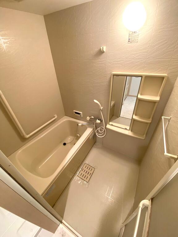 バス・シャワールーム　別部屋写真流用