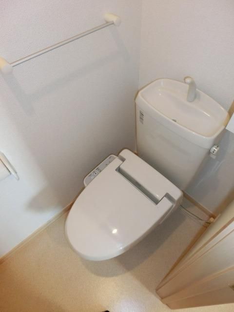 トイレ　バストイレ別