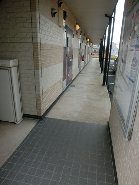 エントランス　お部屋はこちらから