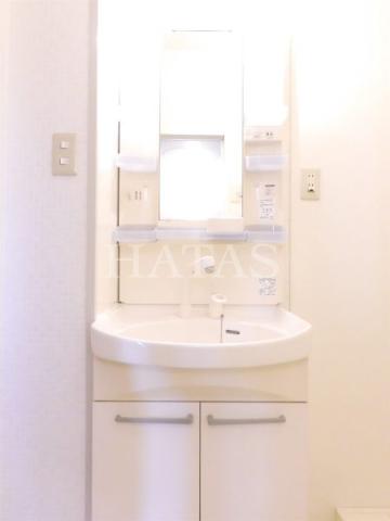 洗面設備　同物件別部屋です。