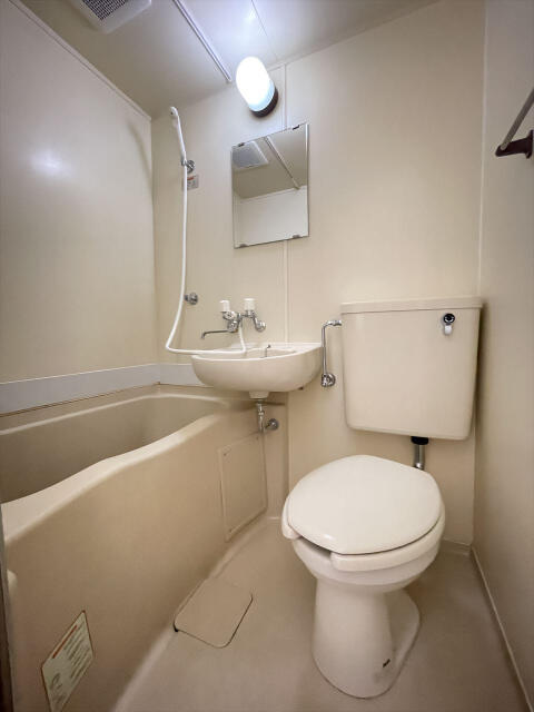 バス・シャワールーム　※別部屋参考写真