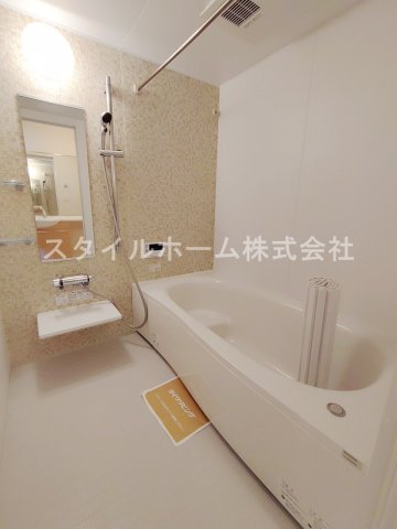 バス・シャワールーム　別部屋写真です。