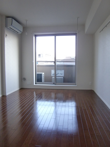 居室・リビング　明るい居室