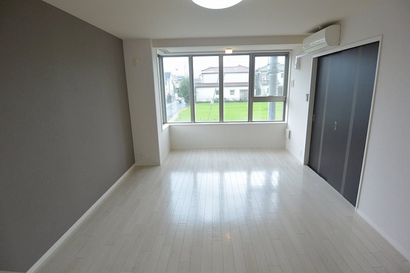 居室・リビング　フローリング仕上げ