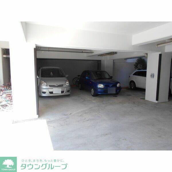 駐車場　駐車場