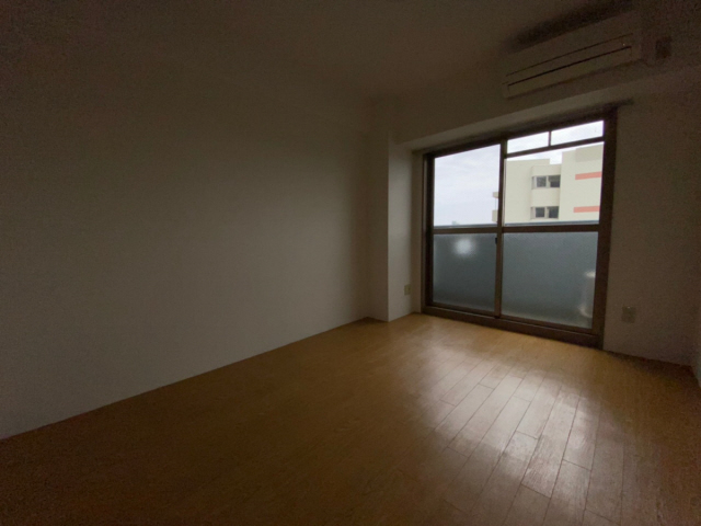 居室・リビング　ゆったり過ごせる居間です