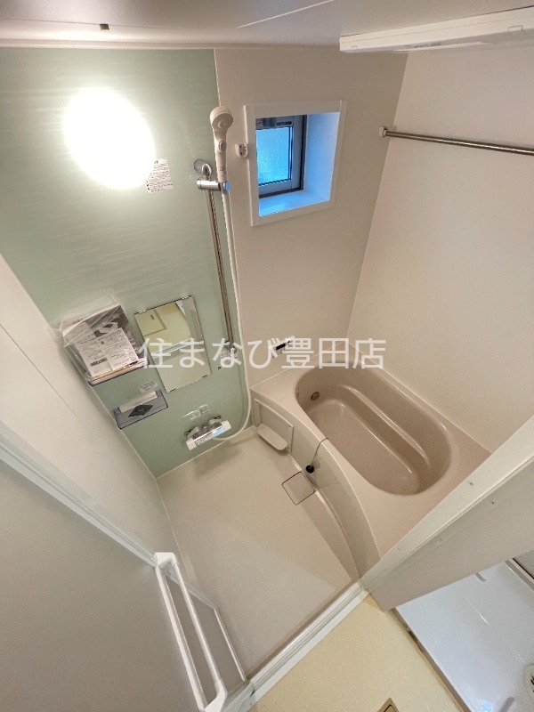 バス・シャワールーム　同型別部屋写真