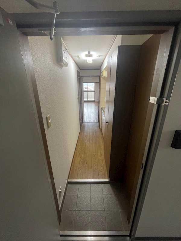 玄関　※他のお部屋です、ご参考までに