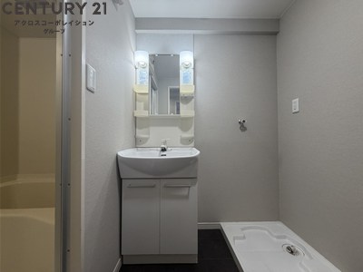 洗面設備　脱衣スペースもあります