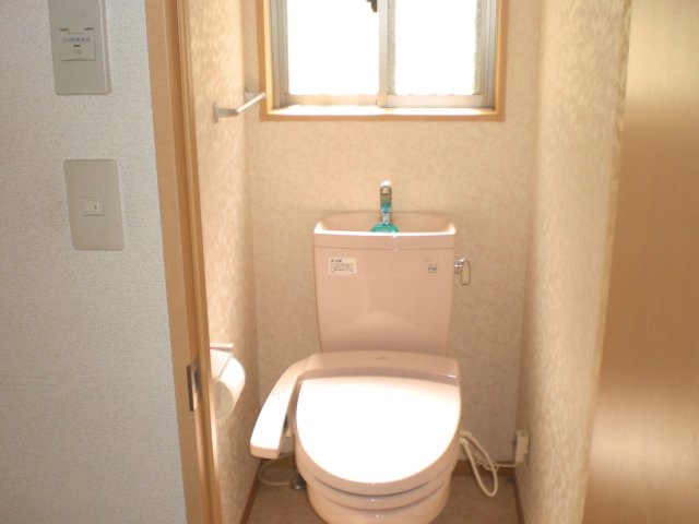 トイレ　嬉しい温水洗浄便座♪