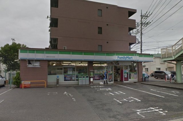 その他　コンビニ　物件より約1.0m 徒歩約13分