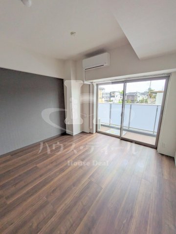 居室・リビング　ゆったりとしたリビングです　以下別号室参考写真です