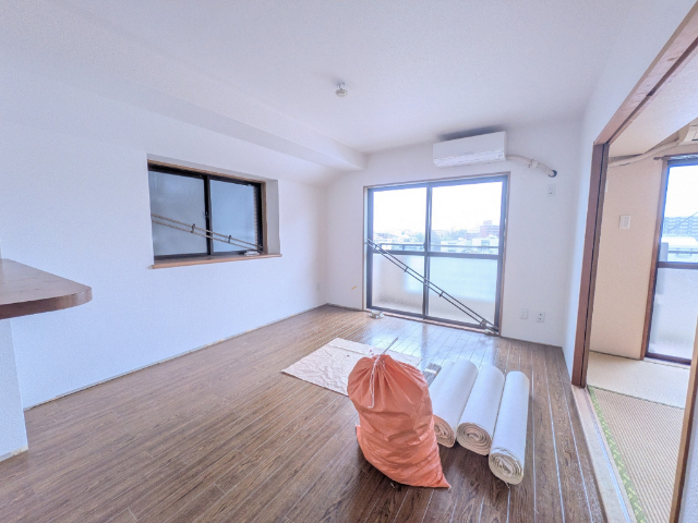 居室・リビング　リフォーム中