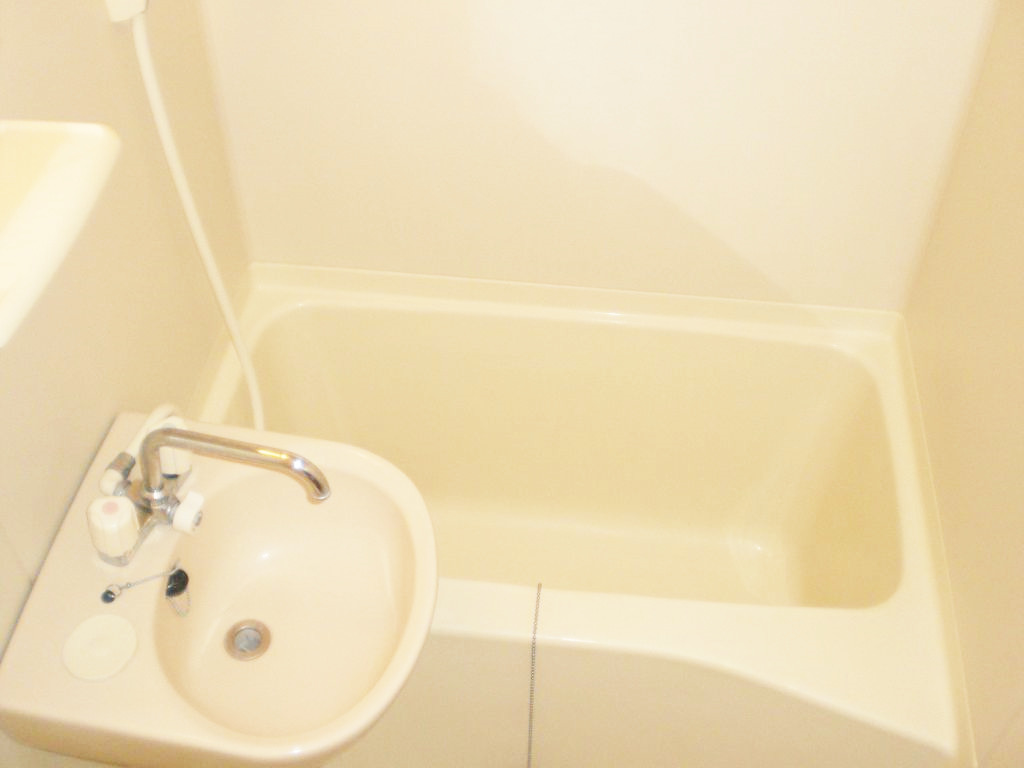 バス・シャワールーム　現況優先