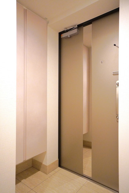 玄関　※写真は同タイプ住戸です。
