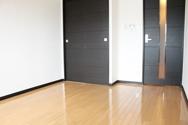 その他部屋・スペース　シックなブラウンの建具