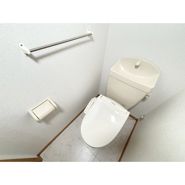 トイレ　清潔感あるトイレ