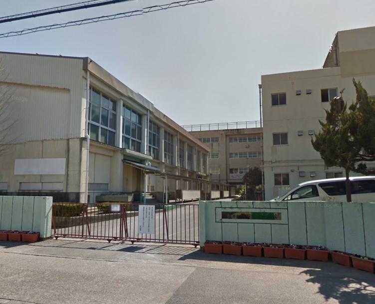 中学校　松戸市立新松戸南中学校（中学校）まで1369m