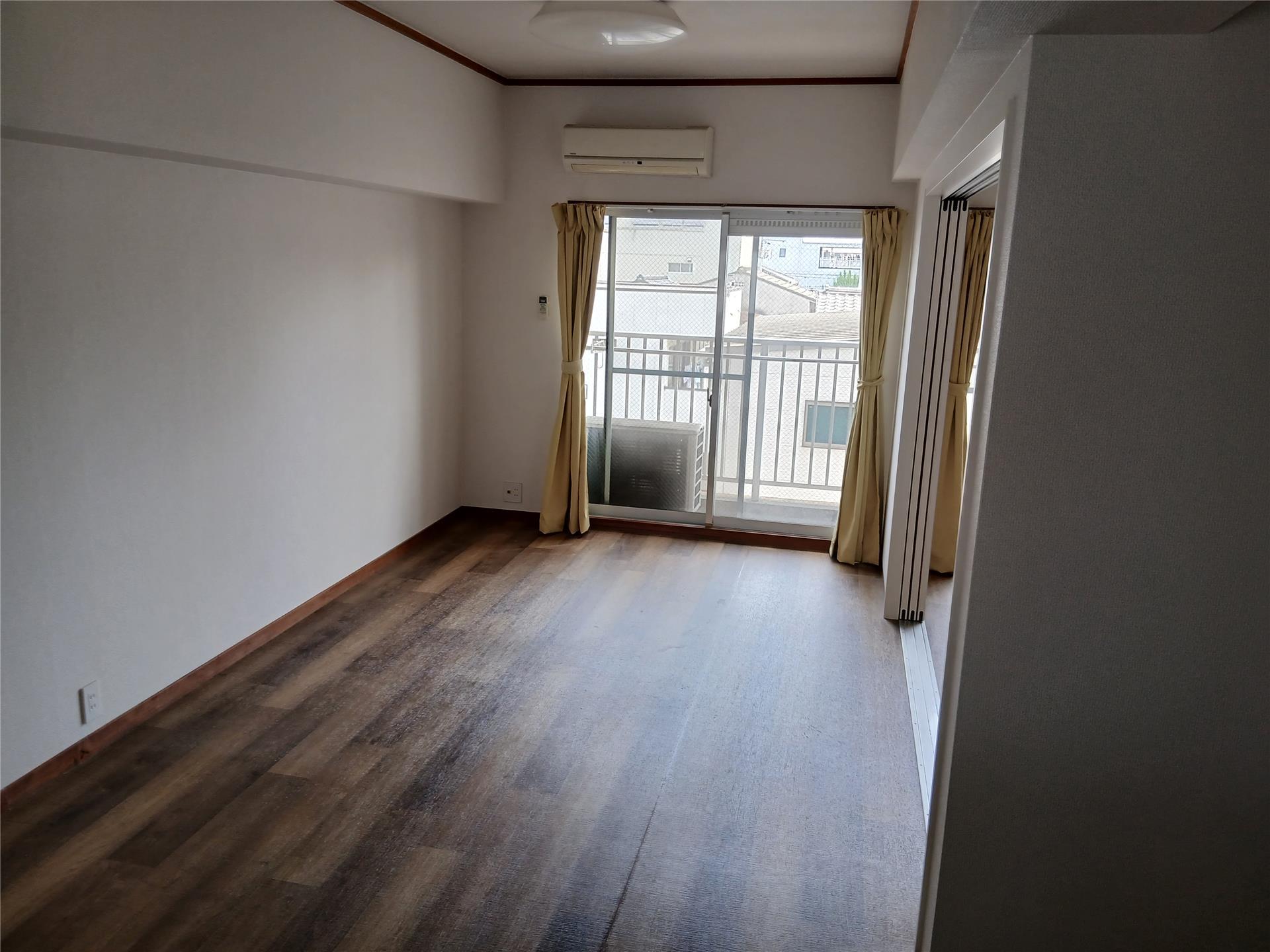 大福マンションIIの居間写真