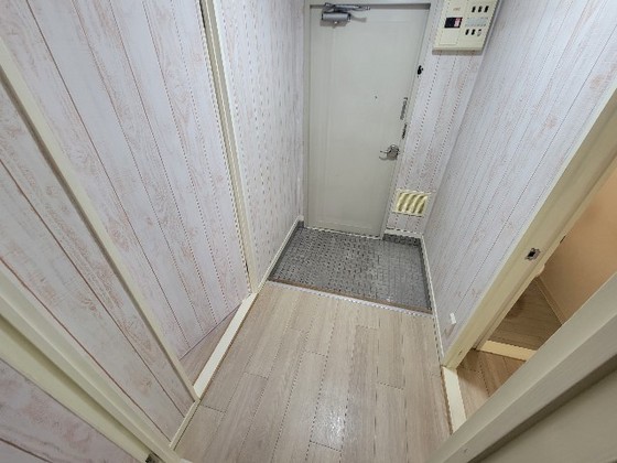 玄関　※別部屋の写真です