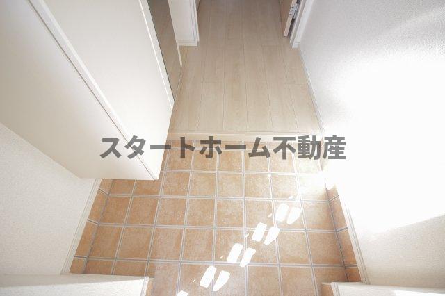 玄関　収納もある玄関です
