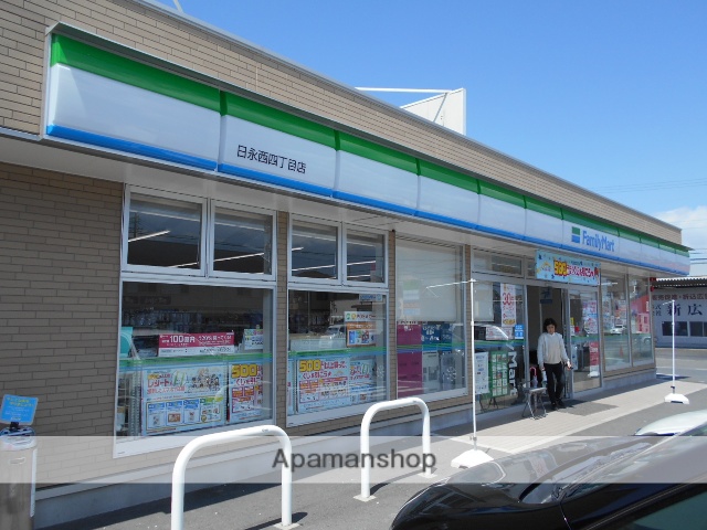 コンビニ　ファミリーマート（コンビニ）まで590m