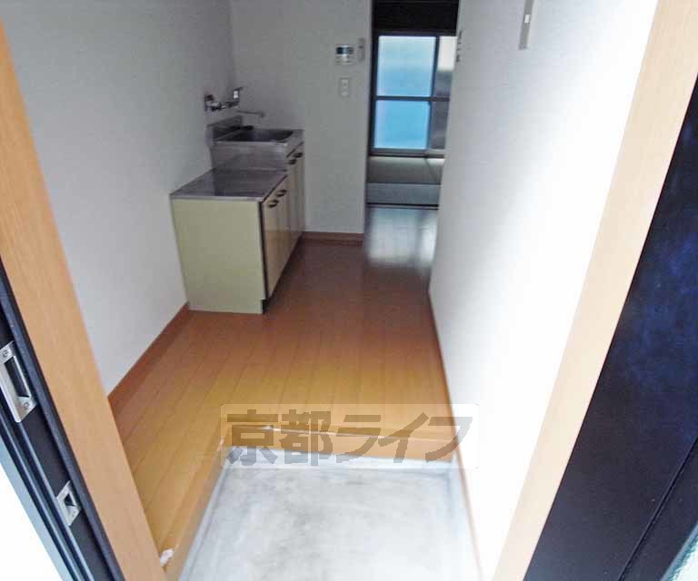 玄関　静かな玄関です