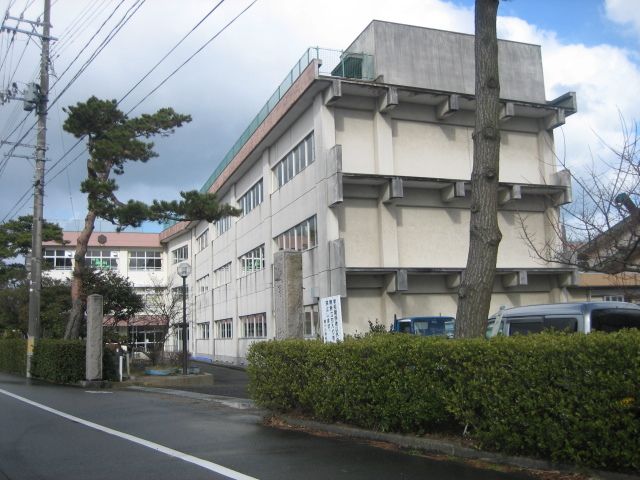 小学校　濁川小学校（小学校）まで800m