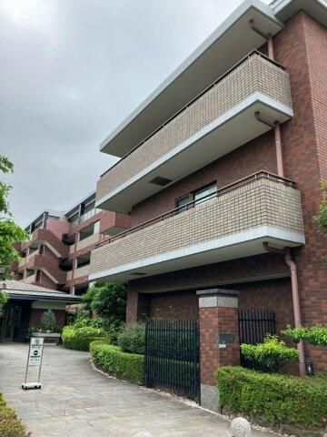 建物外観　落ち着いた雰囲気の外観です