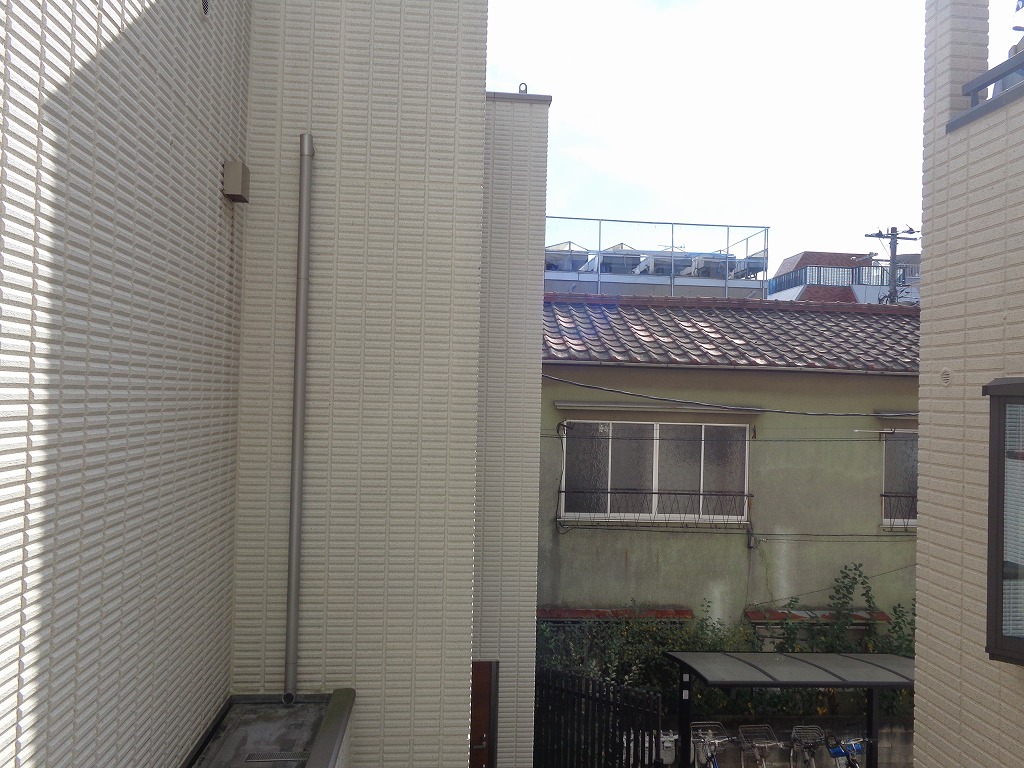 バルコニー　陽当たりの良いバルコニー