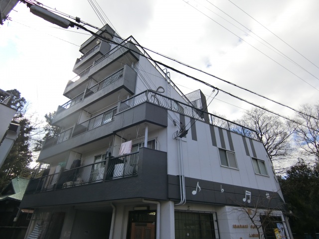 建物外観　噂のリノベーション