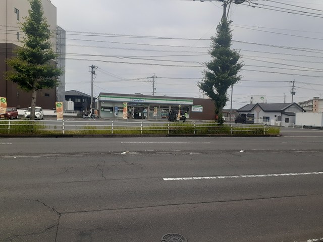 その他　ファミリーマート大村杭出津店まで56m
