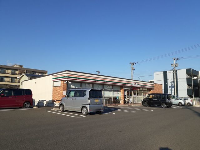 コンビニ　セブンイレブン（コンビニ）まで350m