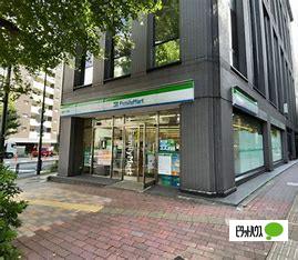 コンビニ　ファミリーマート湯島一丁目店（コンビニ）まで99m