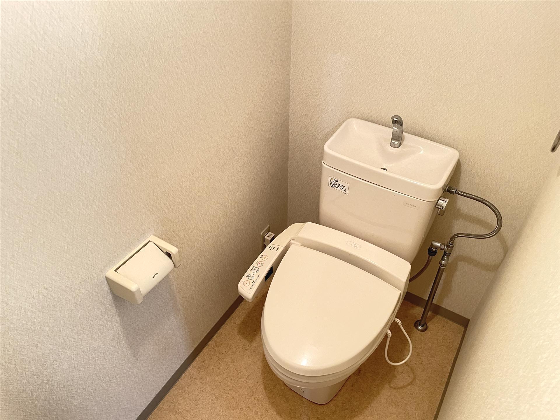 トイレ　ウォシュレット付きです！