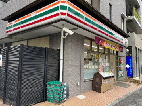 コンビニ　セブンイレブン 築地7丁目店（コンビニ）まで185m